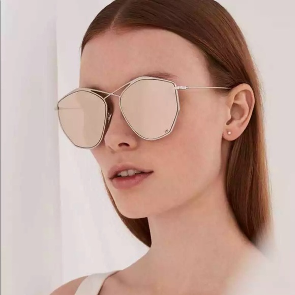 Dior stellaire 4 glasses Clearance
